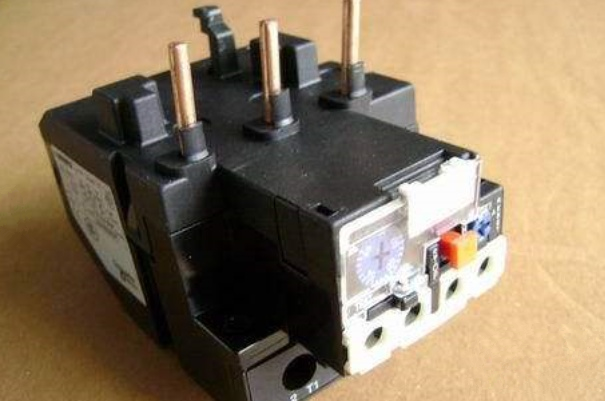 熱繼電器